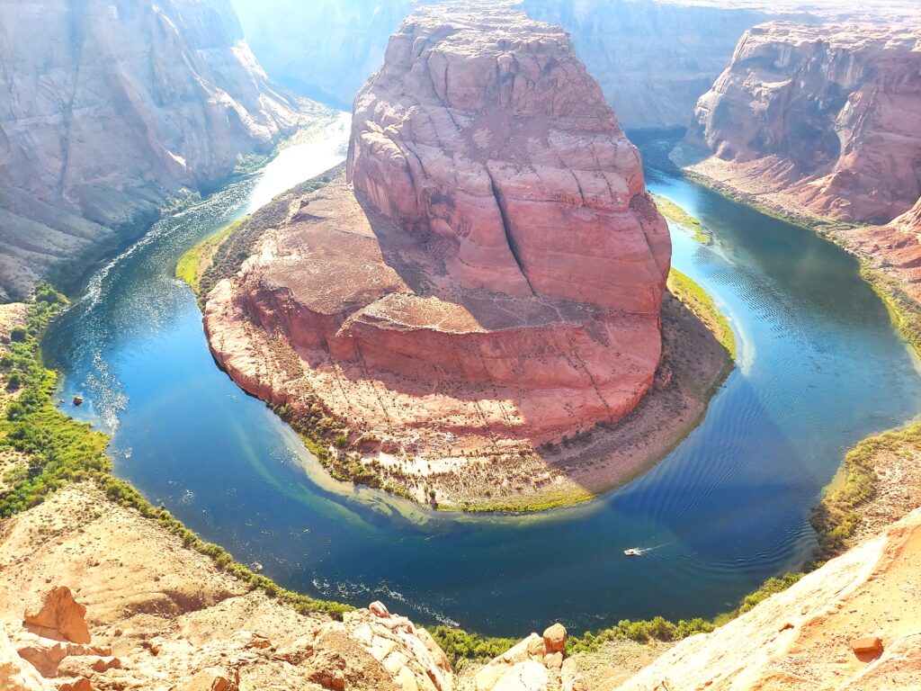 AH Horseshoe Bend watch your step